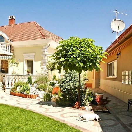 Gombos Apartman Apartamento Hajdúszoboszló Exterior foto