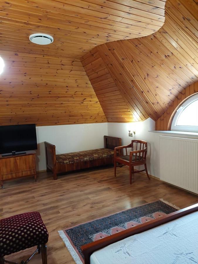 Gombos Apartman Apartamento Hajdúszoboszló Exterior foto