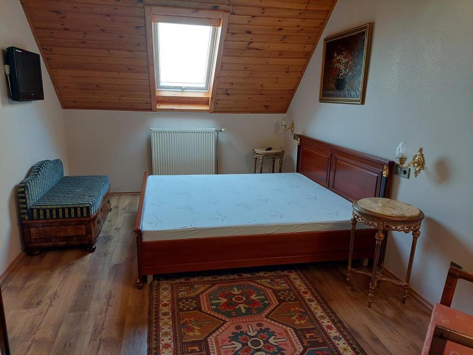 Gombos Apartman Apartamento Hajdúszoboszló Exterior foto