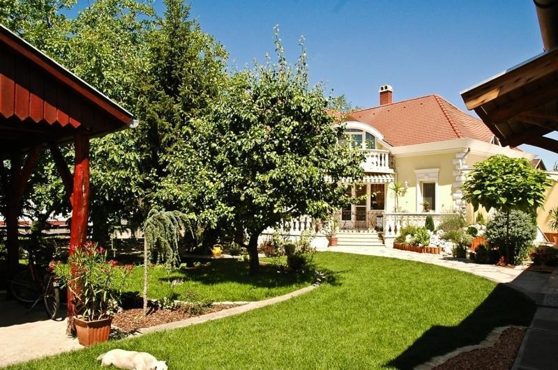 Gombos Apartman Apartamento Hajdúszoboszló Exterior foto