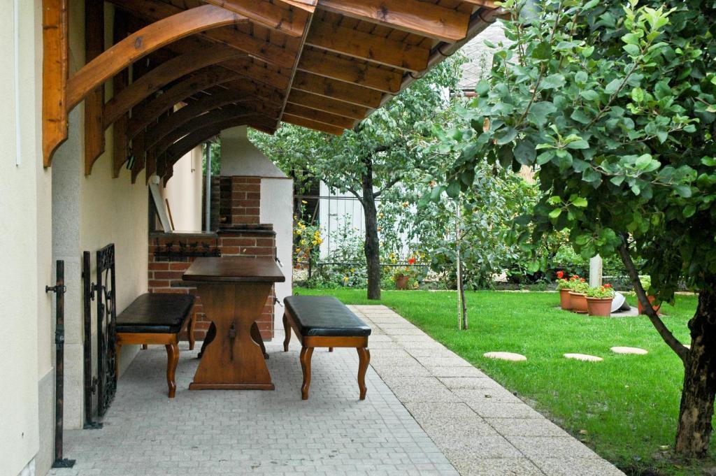 Gombos Apartman Apartamento Hajdúszoboszló Exterior foto